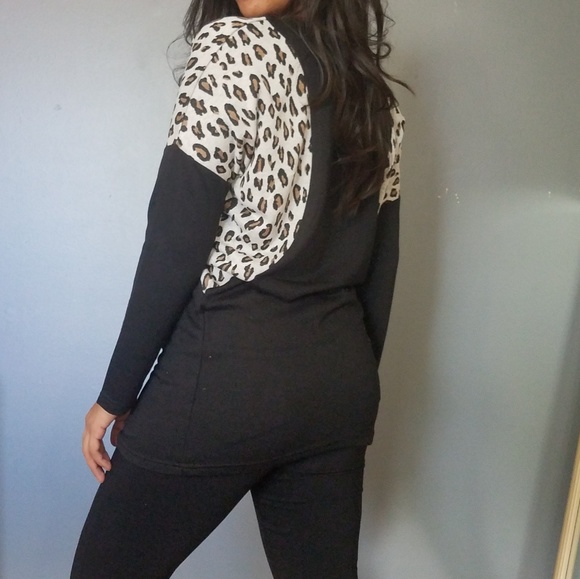 🏷CLEARANCE SPOTTED BLACK WHITE LEOPARD PRINT TOP - Picture 5 of 6